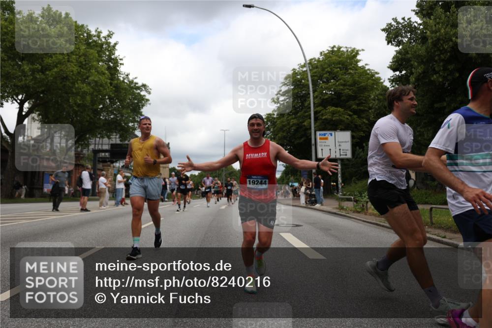 29.06.2025 - hella hamburg halbmarathon Yannick Fuchs http://msf.ph/oto/8240216 29.06.2025 10:47:19 20KM 1061, 1151, 1258, 1499, 1706, 1783, 2074, 2082, 2099, 2346, 2910, 3059, 3208, 3209, 3334, 4065, 4419, 4635, 4770, 5077, 6198, 6628, 6877, 7177, 7509, 7864, 8273, 8361, 8390, 8651, 9142, 9537, 10549, 10724, 10891, 10895, 11588, 11589, 11604, 11689, 11992, 12413, 12490, 12875, 12909, 12910, 13289, 13997, 14323, 15061, 15126, 15179, 15430, 15497, 15681, 16538, 16986, 18134, 18590, 18720, 18901, 19244 meine-sportfotos.de