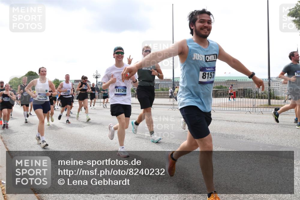 29.06.2025 - hella hamburg halbmarathon Lena Gebhardt http://msf.ph/oto/8240232 29.06.2025 10:33:48 Lombardsbrücke 1189, 1275, 1417, 1705, 1787, 1896, 1995, 2265, 2342, 2482, 2496, 2526, 2776, 3170, 3264, 3340, 3341, 3345, 3560, 3812, 3829, 4164, 4361, 4433, 4449, 4479, 4696, 4807, 4942, 5075, 5096, 5141, 5557, 5561, 5566, 5569, 5584, 5691, 5821, 5822, 5887, 6109, 6364, 6515, 6516, 6854, 6956, 6999, 7027, 7565, 7653, 7705, 8021, 8157, 8202, 8277, 8282, 8375, 8377, 8383, 8401, 8891, 9094, 9234, 9258, 9438, 9591, 9592, 9750, 9780, 9799, 9875, 9995, 10007, 10071, 10561, 11811 meine-sportfotos.de