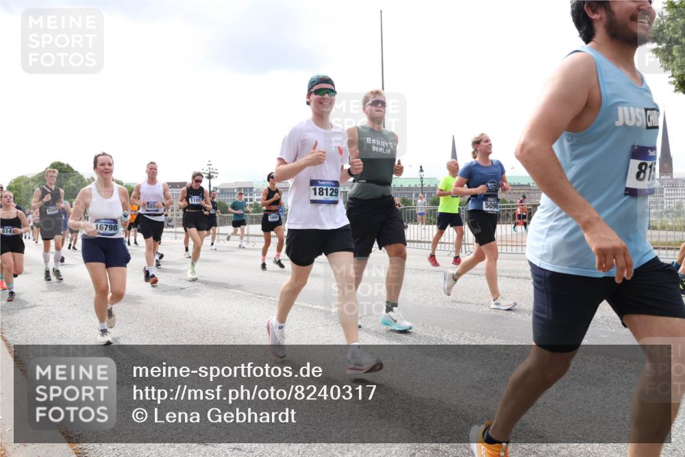 29.06.2025 - hella hamburg halbmarathon Lena Gebhardt http://msf.ph/oto/8240317 29.06.2025 10:33:49 Lombardsbrücke 1189, 1275, 1417, 1705, 1787, 1896, 1995, 2265, 2342, 2482, 2496, 2526, 2776, 2933, 3170, 3264, 3340, 3345, 3560, 3812, 3829, 3848, 4164, 4361, 4433, 4449, 4479, 4696, 4807, 4942, 5075, 5096, 5141, 5557, 5561, 5566, 5569, 5584, 5691, 5821, 5822, 5887, 6109, 6364, 6515, 6516, 6854, 6956, 6999, 7027, 7565, 7653, 7705, 8021, 8157, 8202, 8277, 8282, 8375, 8377, 8383, 8401, 8891, 9094, 9234, 9258, 9438, 9750, 9780, 9799, 9875, 9995, 10007, 10071, 10561, 11811 meine-sportfotos.de