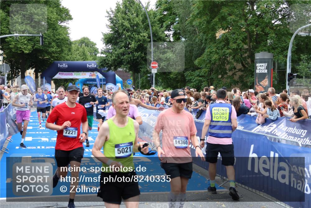 29.06.2025 - hella hamburg halbmarathon Zöllner http://msf.ph/oto/8240335 29.06.2025 10:55:54 Ziel 1179, 2612, 3256, 3668, 4772, 6569, 7221, 7976, 8968, 9246, 12858, 13474, 16401, 16434, 16786, 18125, 18867, 19047 meine-sportfotos.de