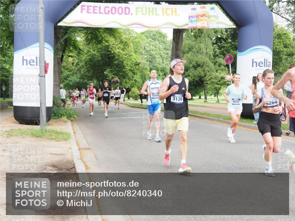 29.06.2025 - hella hamburg halbmarathon MichiJ http://msf.ph/oto/8240340 29.06.2025 10:27:35 Zwischen KM18-KM19 2719, 2980, 3136, 3783, 4359, 6682, 7110, 9264, 10218, 13137, 13800, 16280, 18188 meine-sportfotos.de