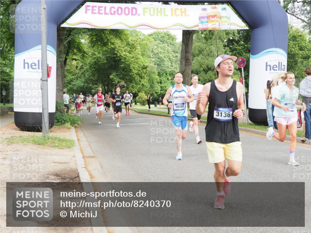 29.06.2025 - hella hamburg halbmarathon MichiJ http://msf.ph/oto/8240370 29.06.2025 10:27:35 Zwischen KM18-KM19 2719, 2980, 3136, 3783, 4359, 6682, 7110, 9264, 10218, 13137, 13800, 16280, 18188 meine-sportfotos.de