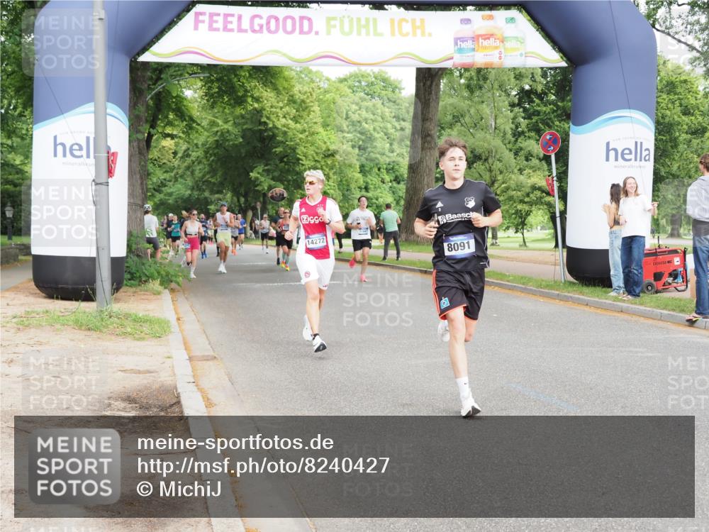 29.06.2025 - hella hamburg halbmarathon MichiJ http://msf.ph/oto/8240427 29.06.2025 10:27:38 Zwischen KM18-KM19 3136, 4359, 6682, 7110, 8091, 9264, 10218, 13137, 13800, 16280, 18188 meine-sportfotos.de