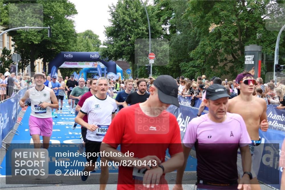 29.06.2025 - hella hamburg halbmarathon Zöllner http://msf.ph/oto/8240443 29.06.2025 10:55:56 Ziel 1179, 2612, 3256, 3668, 4772, 7147, 7976, 8968, 9246, 10084, 13474, 15884, 16401, 16434, 16786, 18125, 18867, 19047 meine-sportfotos.de