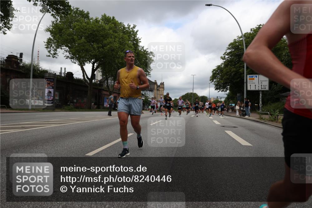 29.06.2025 - hella hamburg halbmarathon Yannick Fuchs http://msf.ph/oto/8240446 29.06.2025 10:47:20 20KM 1061, 1151, 1258, 1499, 1706, 1727, 1783, 2074, 2082, 2099, 2346, 2910, 3059, 3208, 3209, 3334, 4065, 4635, 4770, 5077, 5866, 6198, 6628, 6629, 6762, 6877, 7177, 7509, 7864, 8273, 8361, 8390, 8651, 9142, 9537, 10549, 10724, 10891, 10895, 11588, 11589, 11604, 11689, 11992, 12413, 12490, 12875, 12909, 12910, 13289, 13997, 14323, 15061, 15126, 15179, 15430, 15497, 16538, 16986, 18134, 18590, 18720, 18901, 19244 meine-sportfotos.de