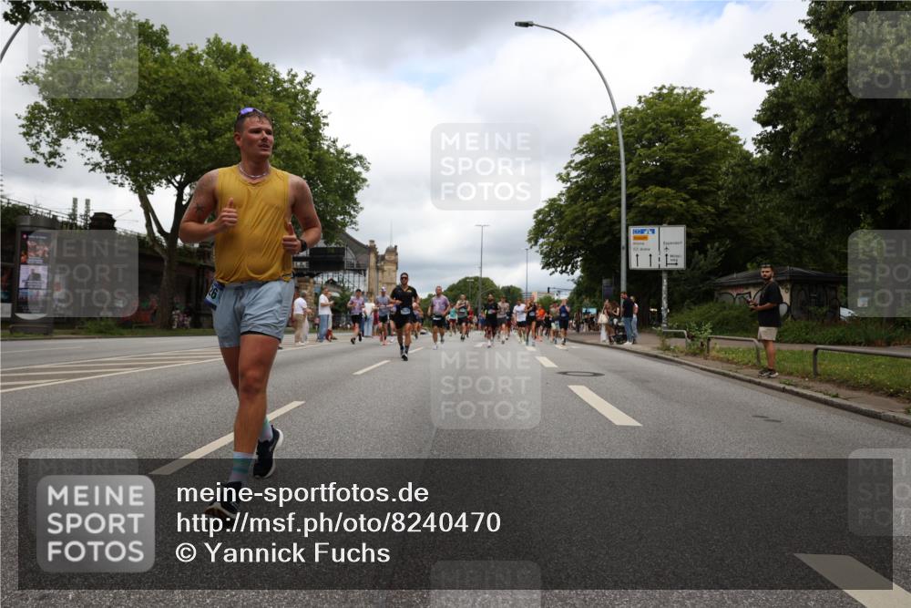 29.06.2025 - hella hamburg halbmarathon Yannick Fuchs http://msf.ph/oto/8240470 29.06.2025 10:47:20 20KM 1061, 1151, 1258, 1499, 1706, 1727, 1783, 2074, 2082, 2099, 2346, 2910, 3059, 3208, 3209, 3334, 4065, 4635, 4770, 5077, 5866, 6198, 6628, 6629, 6762, 6877, 7177, 7509, 7864, 8273, 8361, 8390, 8651, 9142, 9537, 10549, 10724, 10891, 10895, 11588, 11589, 11604, 11689, 11992, 12413, 12490, 12875, 12909, 12910, 13289, 13997, 14323, 15061, 15126, 15179, 15430, 15497, 16538, 16986, 18134, 18590, 18720, 18901, 19244 meine-sportfotos.de