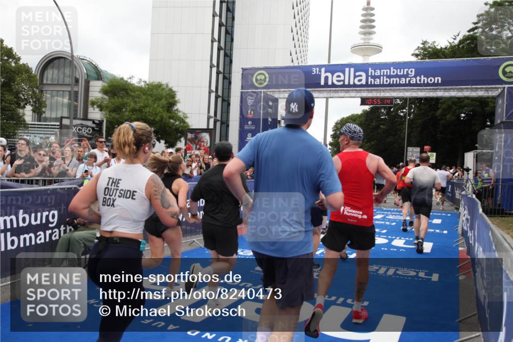 29.06.2025 - hella hamburg halbmarathon Michael Strokosch http://msf.ph/oto/8240473 29.06.2025 10:55:13 Ziel 1549, 1628, 2119, 2448, 3041, 3791, 3945, 4903, 6355, 8691, 9060, 9361, 9380, 10191, 10192, 10582, 11333, 11747, 11976, 12248, 12961, 13297, 14834, 14948, 15854, 16108, 16630, 17803, 17842, 18031, 18966 meine-sportfotos.de