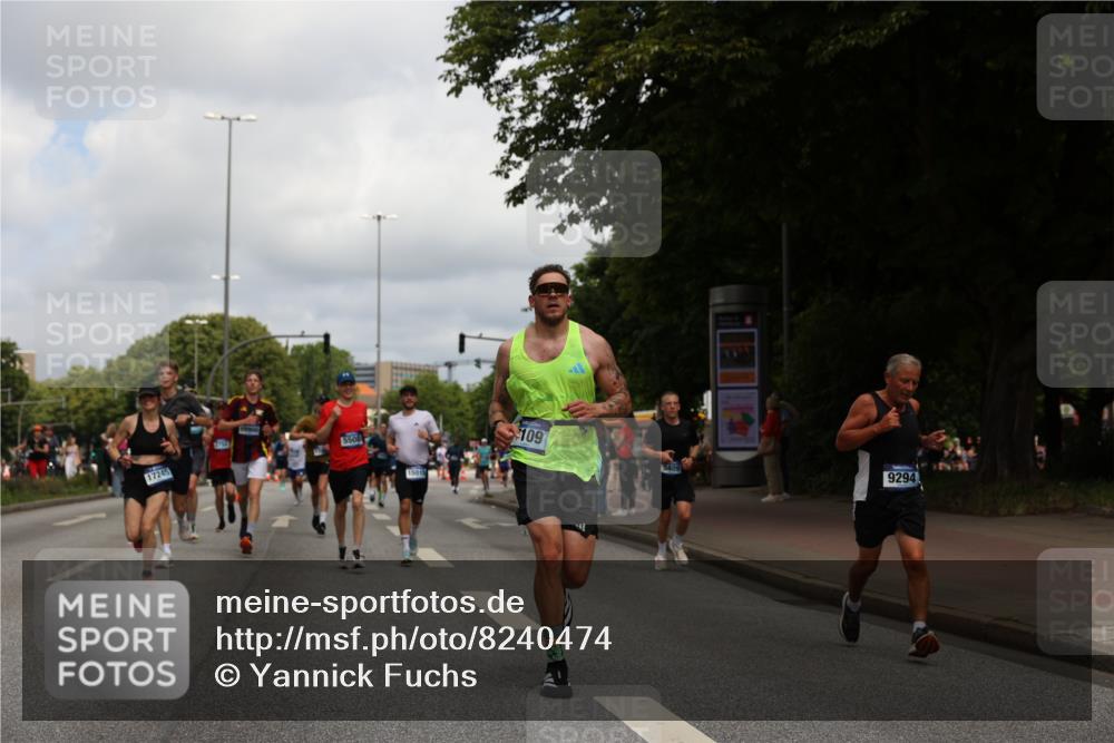 29.06.2025 - hella hamburg halbmarathon Yannick Fuchs http://msf.ph/oto/8240474 29.06.2025 10:34:52 20KM 1603, 1882, 2324, 2714, 2750, 2826, 4843, 5050, 5375, 5409, 5508, 5745, 5803, 5916, 6080, 6149, 6152, 6649, 7109, 7495, 7622, 8370, 8465, 8467, 9294, 10369, 10900, 10968, 11731, 12088, 12540, 12704, 12865, 13029, 13667, 14924, 15015, 15424, 15542, 15813, 16580, 16761, 17245, 18614, 18979 meine-sportfotos.de