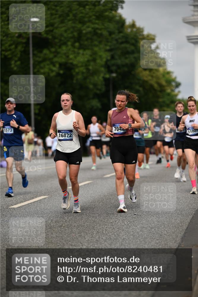 29.06.2025 - hella hamburg halbmarathon Dr. Thomas Lammeyer http://msf.ph/oto/8240481 29.06.2025 10:14:01 Kennedybrücke 1483, 1513, 1573, 1838, 3921, 4389, 5511, 7042, 7250, 7333, 7685, 8090, 8219, 8890, 9366, 9434, 9674, 9681, 9816, 9988, 10036, 10943, 11027, 11180 meine-sportfotos.de