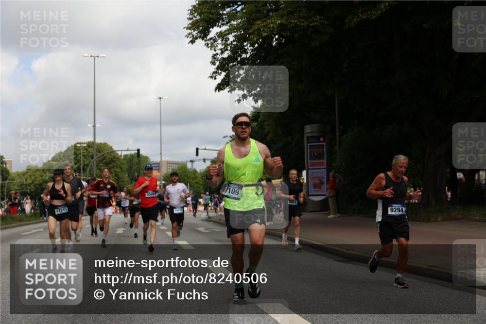29.06.2025 - hella hamburg halbmarathon Yannick Fuchs http://msf.ph/oto/8240506 29.06.2025 10:34:52 20KM 1603, 1882, 2324, 2714, 2750, 2826, 4843, 5050, 5375, 5409, 5508, 5745, 5803, 5916, 6080, 6149, 6152, 6649, 7109, 7495, 7622, 8370, 8465, 8467, 9294, 10369, 10900, 10968, 11731, 12088, 12540, 12704, 12865, 13029, 13667, 14924, 15015, 15424, 15542, 15813, 16580, 16761, 17245, 18614, 18979 meine-sportfotos.de
