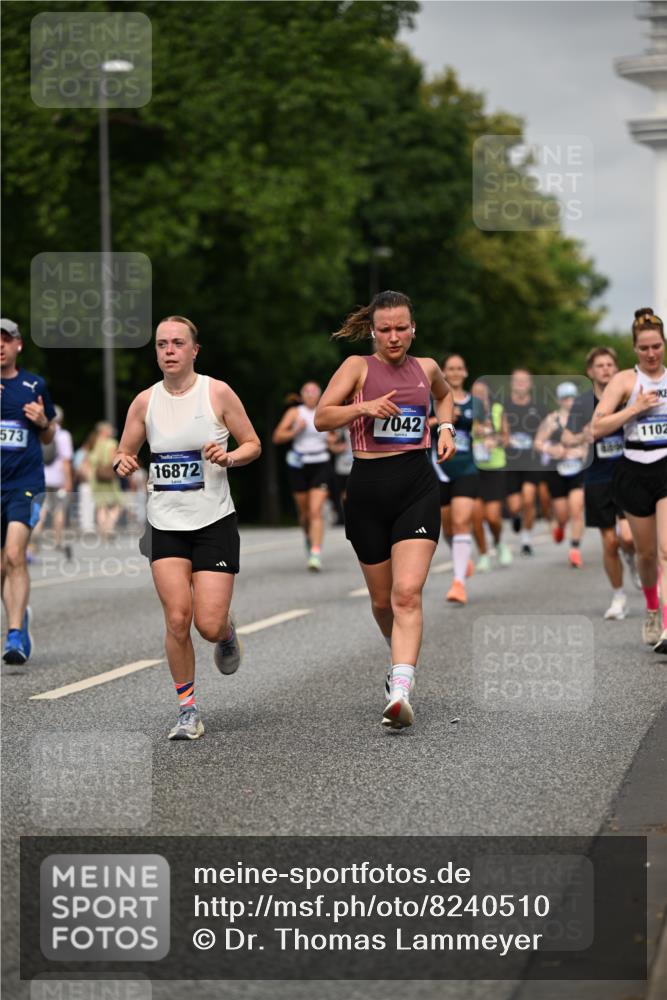 29.06.2025 - hella hamburg halbmarathon Dr. Thomas Lammeyer http://msf.ph/oto/8240510 29.06.2025 10:14:01 Kennedybrücke 1483, 1513, 1573, 1838, 3921, 4389, 5511, 7042, 7250, 7333, 7685, 8090, 8219, 8890, 9366, 9434, 9674, 9681, 9816, 9988, 10036, 10943, 11027, 11180 meine-sportfotos.de