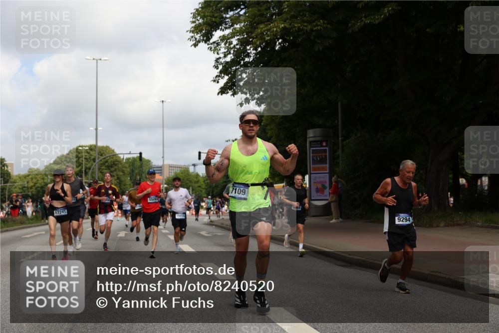 29.06.2025 - hella hamburg halbmarathon Yannick Fuchs http://msf.ph/oto/8240520 29.06.2025 10:34:52 20KM 1603, 1882, 2324, 2714, 2750, 2826, 4843, 5050, 5375, 5409, 5508, 5745, 5803, 5916, 6080, 6149, 6152, 6649, 7109, 7495, 7622, 8370, 8465, 8467, 9294, 10369, 10900, 10968, 11731, 12088, 12540, 12704, 12865, 13029, 13667, 14924, 15015, 15424, 15542, 15813, 16580, 16761, 17245, 18614, 18979 meine-sportfotos.de
