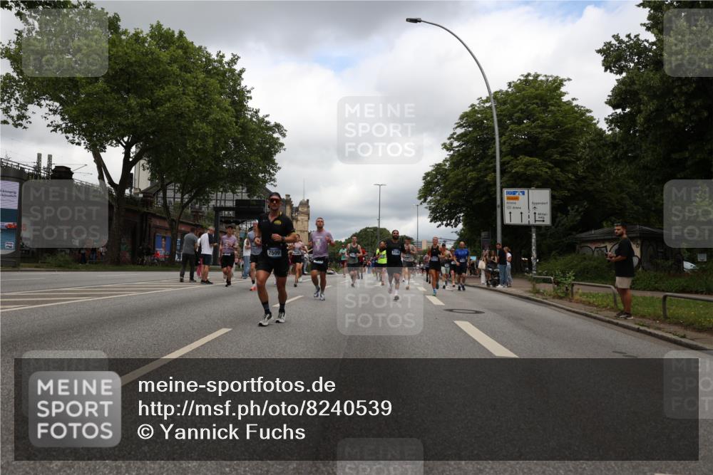 29.06.2025 - hella hamburg halbmarathon Yannick Fuchs http://msf.ph/oto/8240539 29.06.2025 10:47:22 20KM 1061, 1151, 1258, 1499, 1706, 1727, 1783, 2074, 2082, 2099, 2346, 2910, 3059, 3208, 3209, 3334, 4065, 4635, 4770, 5077, 5866, 6198, 6628, 6629, 6762, 6877, 7177, 7509, 7864, 7918, 8273, 8361, 8390, 8447, 9142, 9537, 10549, 10724, 10891, 10895, 11992, 12379, 12413, 12490, 12875, 12909, 12910, 13032, 13289, 13997, 14323, 15061, 15126, 15179, 15430, 15497, 16538, 16986, 18134, 18487, 18590, 18720, 18901, 19244 meine-sportfotos.de