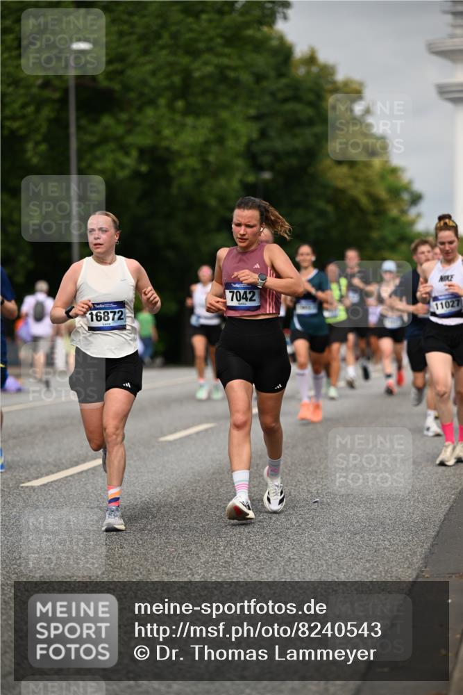 29.06.2025 - hella hamburg halbmarathon Dr. Thomas Lammeyer http://msf.ph/oto/8240543 29.06.2025 10:14:02 Kennedybrücke 1483, 1513, 1573, 1838, 3921, 4389, 5511, 7042, 7250, 7333, 7685, 8090, 8219, 8890, 9366, 9674, 9681, 9816, 9988, 10036, 11027, 11180 meine-sportfotos.de