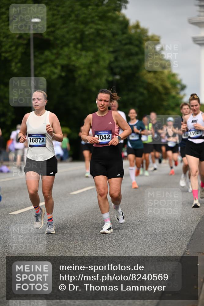 29.06.2025 - hella hamburg halbmarathon Dr. Thomas Lammeyer http://msf.ph/oto/8240569 29.06.2025 10:14:02 Kennedybrücke 1483, 1513, 1573, 1838, 3921, 4389, 5511, 7042, 7250, 7333, 7685, 8090, 8219, 8890, 9366, 9674, 9681, 9816, 9988, 10036, 11027, 11180 meine-sportfotos.de