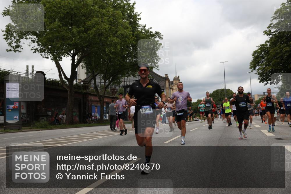 29.06.2025 - hella hamburg halbmarathon Yannick Fuchs http://msf.ph/oto/8240570 29.06.2025 10:47:22 20KM 1061, 1151, 1258, 1499, 1706, 1727, 1783, 2074, 2082, 2099, 2346, 2910, 3059, 3208, 3209, 3334, 4065, 4635, 4770, 5077, 5866, 6198, 6628, 6629, 6762, 6877, 7177, 7509, 7864, 7918, 8273, 8361, 8390, 8447, 9142, 9537, 10549, 10724, 10891, 10895, 11992, 12379, 12413, 12490, 12875, 12909, 12910, 13032, 13289, 13997, 14323, 15061, 15126, 15179, 15430, 15497, 16538, 16986, 18134, 18487, 18590, 18720, 18901, 19244 meine-sportfotos.de