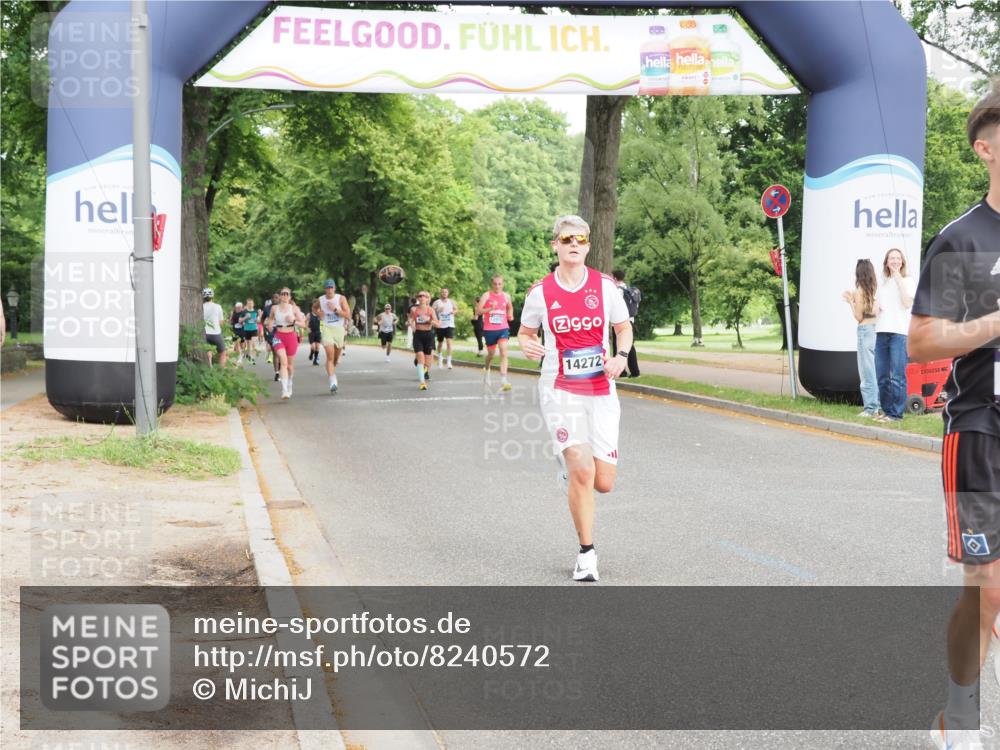 29.06.2025 - hella hamburg halbmarathon MichiJ http://msf.ph/oto/8240572 29.06.2025 10:27:39 Zwischen KM18-KM19 3136, 4359, 6682, 7110, 8091, 9264, 10218, 13137, 13800, 14272, 16280, 18188 meine-sportfotos.de
