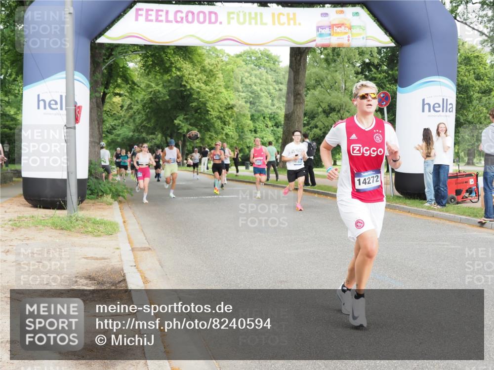 29.06.2025 - hella hamburg halbmarathon MichiJ http://msf.ph/oto/8240594 29.06.2025 10:27:40 Zwischen KM18-KM19 3136, 4359, 6682, 8091, 9264, 10218, 13137, 14272, 18188 meine-sportfotos.de