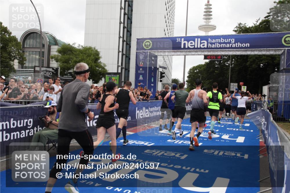 29.06.2025 - hella hamburg halbmarathon Michael Strokosch http://msf.ph/oto/8240597 29.06.2025 10:55:16 Ziel 1549, 1628, 2119, 2448, 3041, 3945, 4903, 6355, 6891, 8973, 9361, 9380, 10188, 10191, 10192, 10582, 11747, 12248, 12961, 14834, 15854, 16108, 16521, 16630, 18031, 18966 meine-sportfotos.de