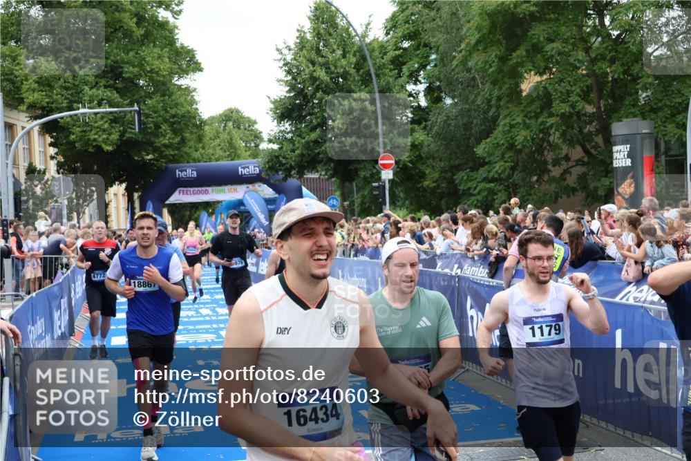 29.06.2025 - hella hamburg halbmarathon Zöllner http://msf.ph/oto/8240603 29.06.2025 10:55:58 Ziel 1179, 2612, 3256, 3668, 4772, 7147, 7976, 8968, 9246, 10084, 14867, 15184, 15868, 15884, 18867 meine-sportfotos.de