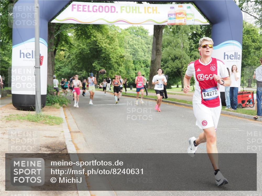 29.06.2025 - hella hamburg halbmarathon MichiJ http://msf.ph/oto/8240631 29.06.2025 10:27:40 Zwischen KM18-KM19 3136, 4359, 6682, 8091, 9264, 10218, 13137, 14272, 18188 meine-sportfotos.de