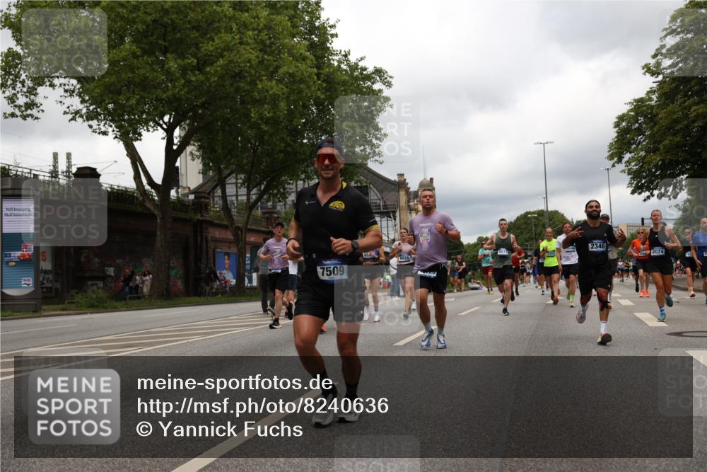29.06.2025 - hella hamburg halbmarathon Yannick Fuchs http://msf.ph/oto/8240636 29.06.2025 10:47:22 20KM 1061, 1151, 1258, 1499, 1706, 1727, 1783, 2074, 2082, 2099, 2346, 2910, 3059, 3208, 3209, 3334, 4065, 4635, 4770, 5077, 5866, 6198, 6628, 6629, 6762, 6877, 7177, 7509, 7864, 7918, 8273, 8361, 8390, 8447, 9142, 9537, 10549, 10724, 10891, 10895, 11992, 12379, 12413, 12490, 12875, 12909, 12910, 13032, 13289, 13997, 14323, 15061, 15126, 15179, 15430, 15497, 16538, 16986, 18134, 18487, 18590, 18720, 18901, 19244 meine-sportfotos.de