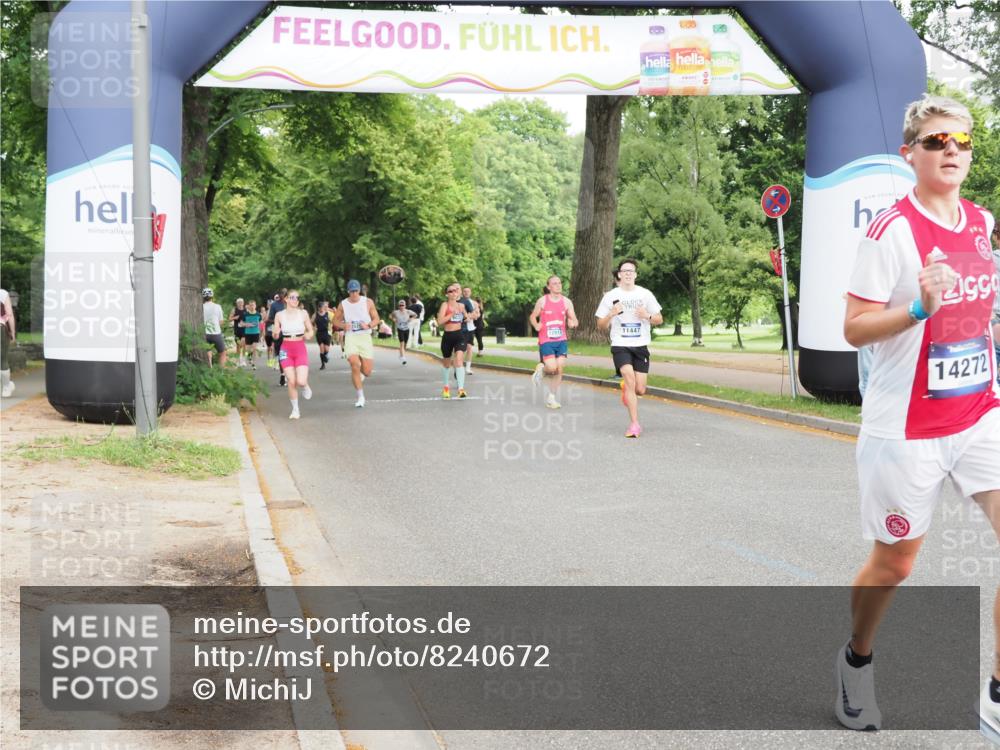 29.06.2025 - hella hamburg halbmarathon MichiJ http://msf.ph/oto/8240672 29.06.2025 10:27:40 Zwischen KM18-KM19 3136, 4359, 6682, 8091, 9264, 10218, 13137, 14272, 18188 meine-sportfotos.de