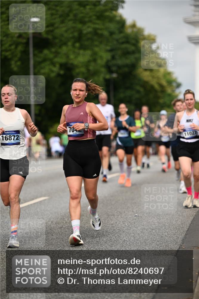 29.06.2025 - hella hamburg halbmarathon Dr. Thomas Lammeyer http://msf.ph/oto/8240697 29.06.2025 10:14:02 Kennedybrücke 1483, 1513, 1573, 1838, 3921, 4389, 5511, 7042, 7250, 7333, 7685, 8090, 8219, 8890, 9366, 9674, 9681, 9816, 9988, 10036, 11027, 11180 meine-sportfotos.de