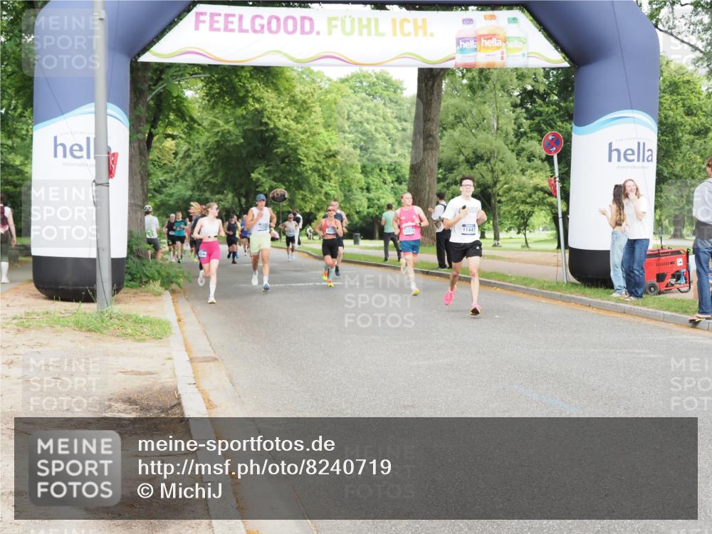 29.06.2025 - hella hamburg halbmarathon MichiJ http://msf.ph/oto/8240719 29.06.2025 10:27:40 Zwischen KM18-KM19 3136, 4359, 6682, 8091, 9264, 10218, 13137, 14272, 18188 meine-sportfotos.de