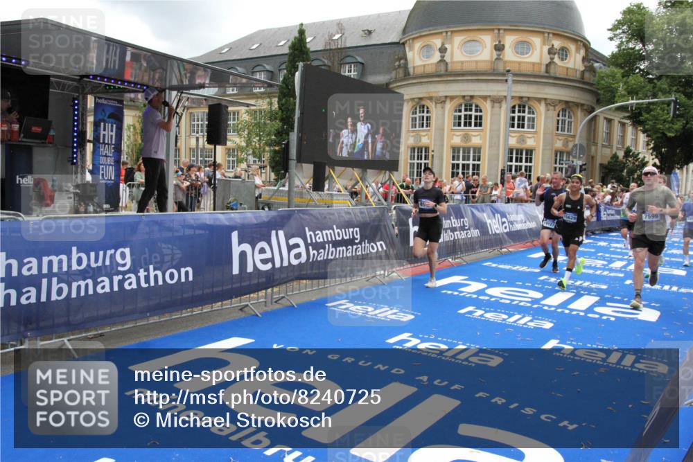 29.06.2025 - hella hamburg halbmarathon Michael Strokosch http://msf.ph/oto/8240725 29.06.2025 10:48:19 Ziel 7599, 8916, 9770, 11211, 11467, 12685, 14797, 14814, 15590, 15629, 15735, 15981, 18963, 19127 meine-sportfotos.de