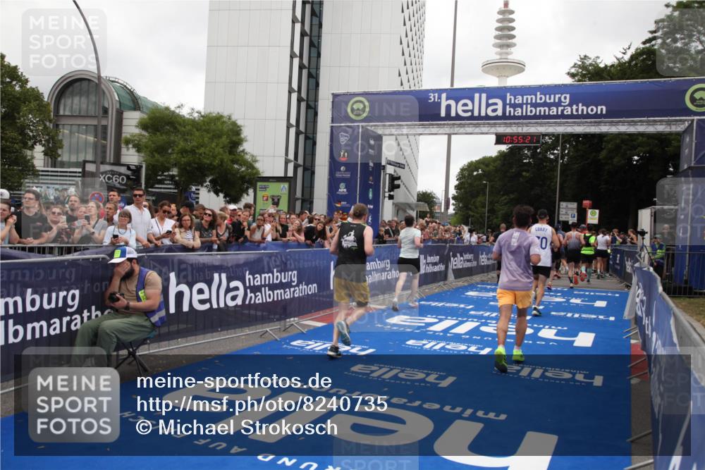 29.06.2025 - hella hamburg halbmarathon Michael Strokosch http://msf.ph/oto/8240735 29.06.2025 10:55:20 Ziel 1549, 1628, 2119, 4903, 5643, 6723, 6891, 8973, 10188, 10263, 10582, 11184, 12526, 13470, 14834, 15854, 16521, 18031, 18290, 18380, 18531, 18966 meine-sportfotos.de