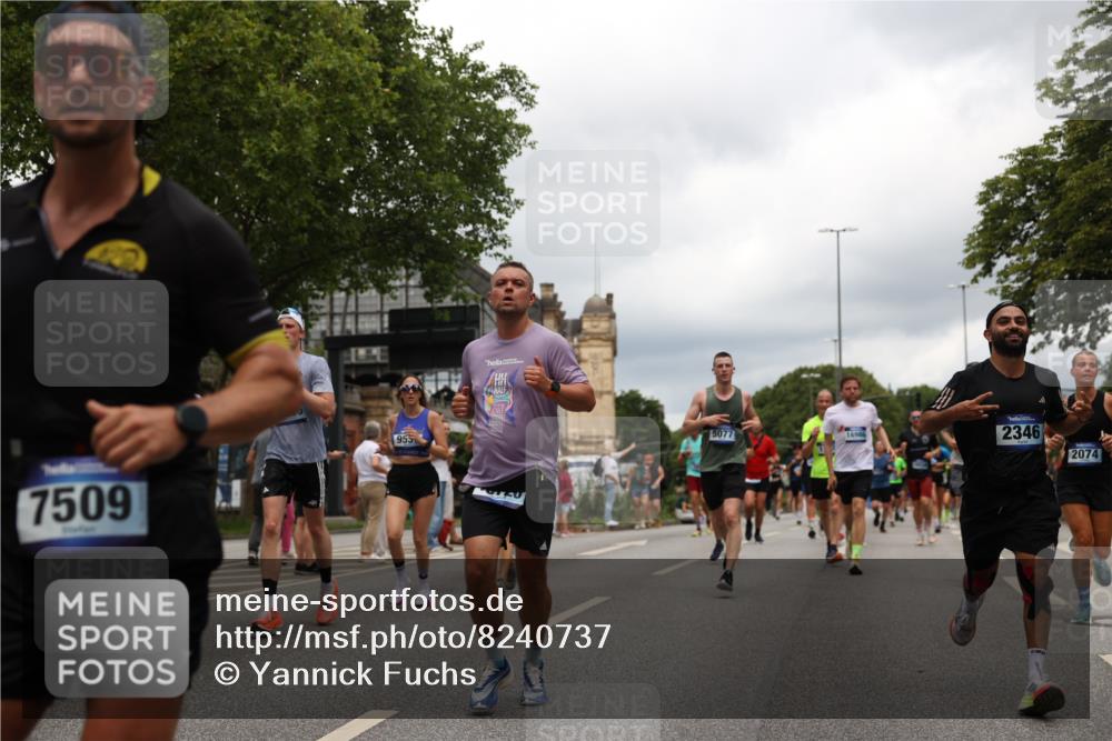 29.06.2025 - hella hamburg halbmarathon Yannick Fuchs http://msf.ph/oto/8240737 29.06.2025 10:47:23 20KM 1061, 1151, 1258, 1499, 1706, 1727, 1783, 2074, 2082, 2099, 2346, 2910, 3059, 3208, 3209, 3334, 4065, 4635, 4770, 5077, 5866, 6198, 6481, 6628, 6629, 6762, 6877, 6942, 7177, 7509, 7864, 7918, 8361, 8390, 8447, 9142, 9537, 10549, 10724, 10891, 10895, 11992, 12379, 12413, 12490, 12875, 12909, 12910, 13032, 13289, 13997, 14323, 15061, 15126, 15179, 15430, 15497, 16477, 16538, 16986, 18134, 18487, 18590, 18720, 18901, 19244 meine-sportfotos.de