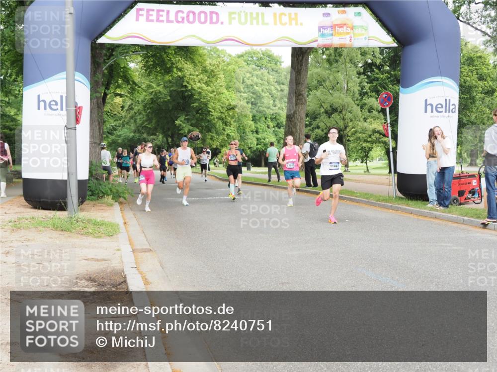 29.06.2025 - hella hamburg halbmarathon MichiJ http://msf.ph/oto/8240751 29.06.2025 10:27:41 Zwischen KM18-KM19 6682, 8091, 9264, 11447, 13137, 14272, 18188 meine-sportfotos.de