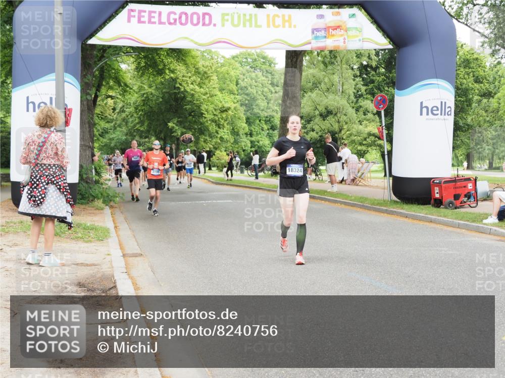 29.06.2025 - hella hamburg halbmarathon MichiJ http://msf.ph/oto/8240756 29.06.2025 10:50:29 Zwischen KM18-KM19 1316, 3919, 12008, 12475, 12646, 15698, 16688, 17437, 17895, 18324 meine-sportfotos.de