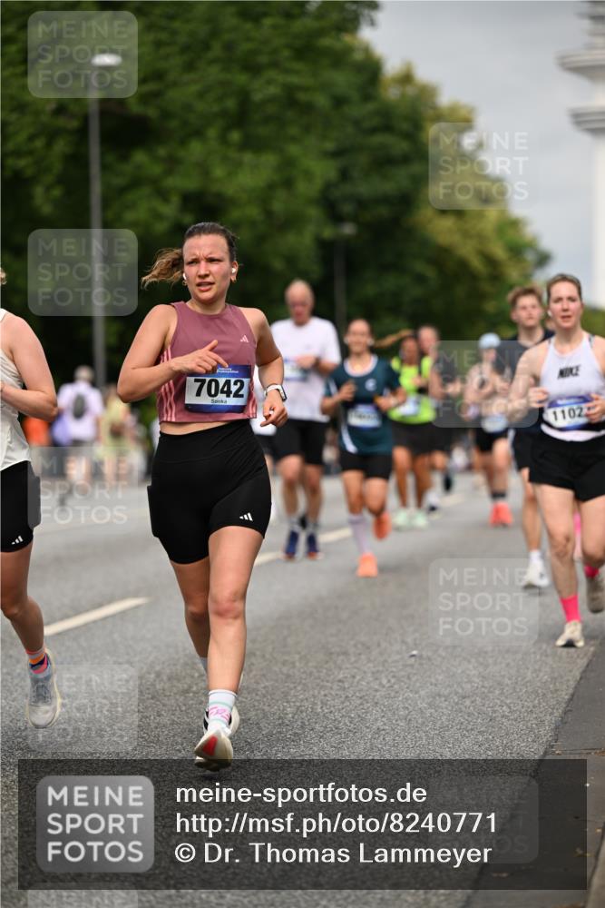 29.06.2025 - hella hamburg halbmarathon Dr. Thomas Lammeyer http://msf.ph/oto/8240771 29.06.2025 10:14:03 Kennedybrücke 1483, 1513, 1573, 1838, 3921, 4389, 5511, 7042, 7250, 7333, 7685, 8090, 8219, 8890, 9366, 9674, 9681, 9816, 9988, 11027, 11180 meine-sportfotos.de