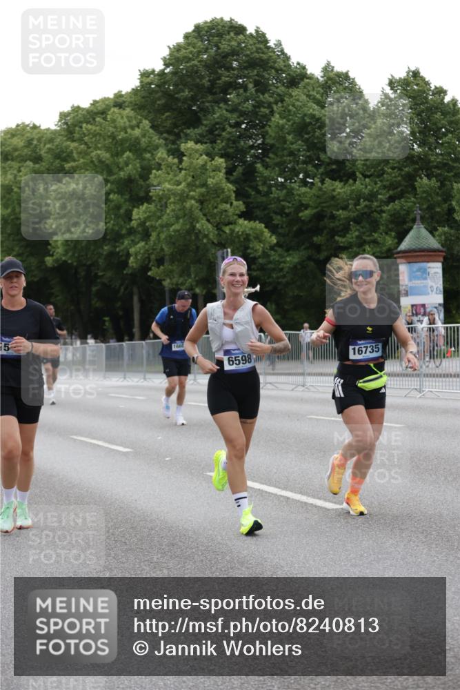 29.06.2025 - hella hamburg halbmarathon Jannik Wohlers http://msf.ph/oto/8240813 29.06.2025 10:29:43 Lombardsbrücke 1097, 1547, 3443, 3573, 3613, 5063, 5322, 6598, 6616, 6626, 8792, 8941, 10162, 12504, 12537, 12710, 14304, 16182, 16601, 16604, 16735, 16769, 17529, 18046, 18503, 18671 meine-sportfotos.de