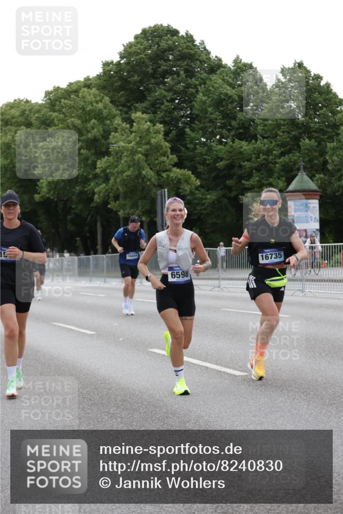 29.06.2025 - hella hamburg halbmarathon Jannik Wohlers http://msf.ph/oto/8240830 29.06.2025 10:29:43 Lombardsbrücke 1097, 1547, 3443, 3573, 3613, 5063, 5322, 6598, 6616, 6626, 8792, 8941, 10162, 12504, 12537, 12710, 14304, 16182, 16601, 16604, 16735, 16769, 17529, 18046, 18503, 18671 meine-sportfotos.de