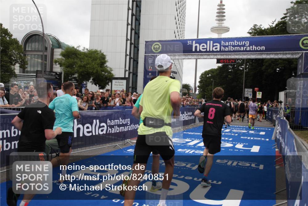 29.06.2025 - hella hamburg halbmarathon Michael Strokosch http://msf.ph/oto/8240851 29.06.2025 10:55:23 Ziel 4189, 5287, 5643, 6723, 6891, 8487, 8973, 10188, 10263, 11184, 12526, 13236, 13470, 16521, 16985, 18290, 18380, 18531 meine-sportfotos.de