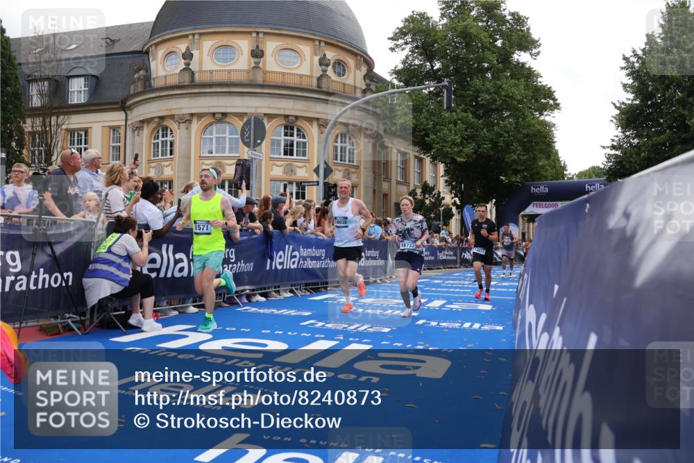 29.06.2025 - hella hamburg halbmarathon Strokosch-Dieckow http://msf.ph/oto/8240873 29.06.2025 10:36:42 Ziel 1571, 3809, 4865, 5092, 5961, 6529, 13343, 14622, 15621, 15939, 16523, 18038, 18733 meine-sportfotos.de