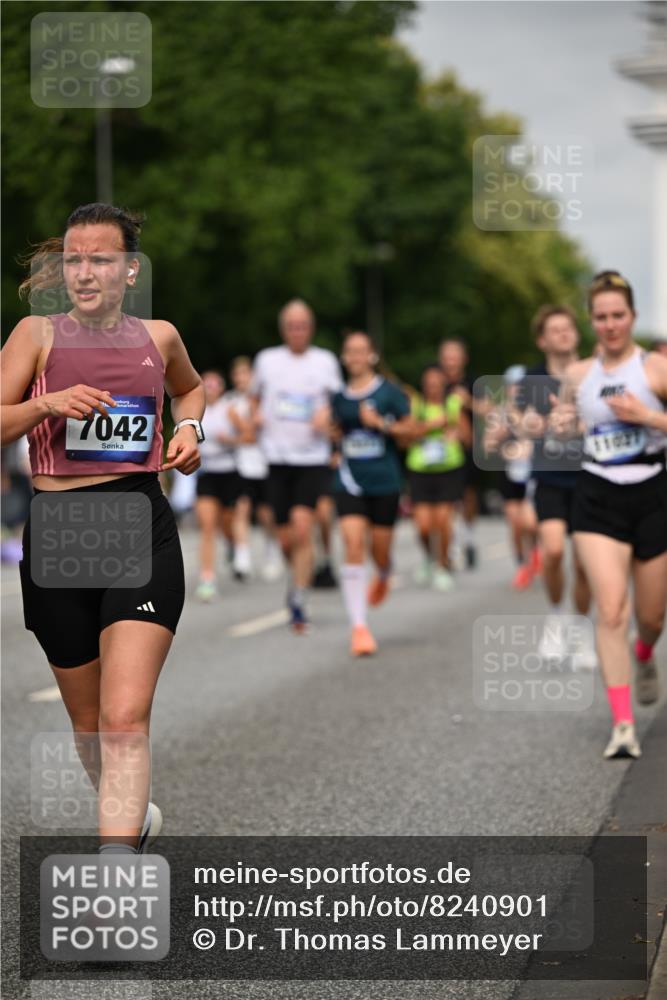 29.06.2025 - hella hamburg halbmarathon Dr. Thomas Lammeyer http://msf.ph/oto/8240901 29.06.2025 10:14:03 Kennedybrücke 1483, 1513, 1573, 1838, 3921, 4389, 5511, 7042, 7250, 7333, 7685, 8090, 8219, 8890, 9366, 9674, 9681, 9816, 9988, 11027, 11180 meine-sportfotos.de
