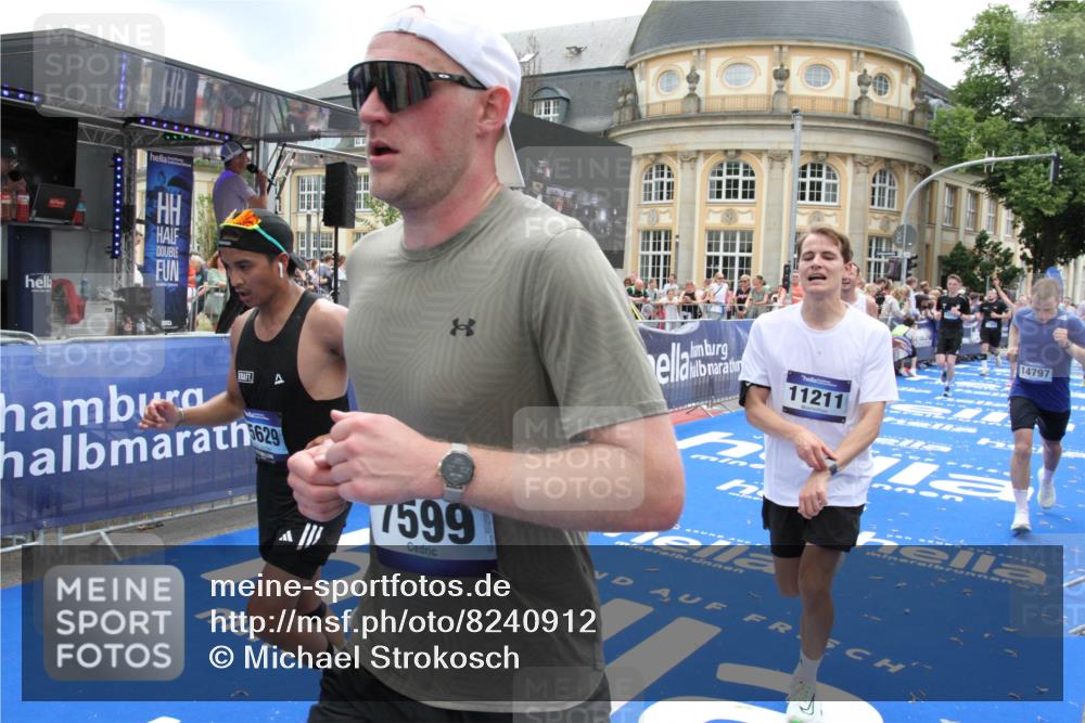 29.06.2025 - hella hamburg halbmarathon Michael Strokosch http://msf.ph/oto/8240912 29.06.2025 10:48:21 Ziel 1537, 5129, 7367, 7599, 8916, 9770, 11211, 11467, 14797, 15629, 15735, 17745, 17982, 18963, 19127 meine-sportfotos.de