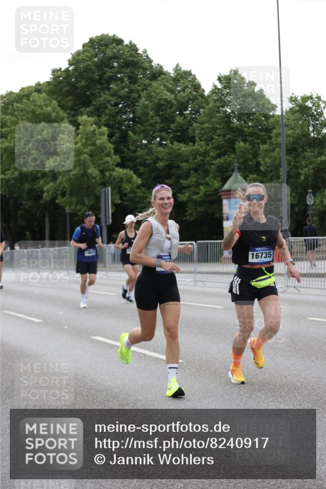 29.06.2025 - hella hamburg halbmarathon Jannik Wohlers http://msf.ph/oto/8240917 29.06.2025 10:29:43 Lombardsbrücke 1097, 1547, 3443, 3573, 3613, 5063, 5322, 6598, 6616, 6626, 8792, 8941, 10162, 12504, 12537, 12710, 14304, 16182, 16601, 16604, 16735, 16769, 17529, 18046, 18503, 18671 meine-sportfotos.de