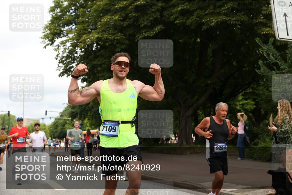 29.06.2025 - hella hamburg halbmarathon Yannick Fuchs http://msf.ph/oto/8240929 29.06.2025 10:34:53 20KM 1603, 1882, 2324, 2714, 2750, 2826, 4843, 5050, 5375, 5409, 5508, 5745, 5803, 5916, 6080, 6149, 6152, 6649, 7109, 7495, 7622, 8370, 8465, 8467, 9294, 10369, 10900, 10968, 11731, 12088, 12540, 12704, 12865, 13029, 13667, 14924, 15015, 15424, 15542, 15813, 16580, 16761, 17245, 18614, 18979 meine-sportfotos.de