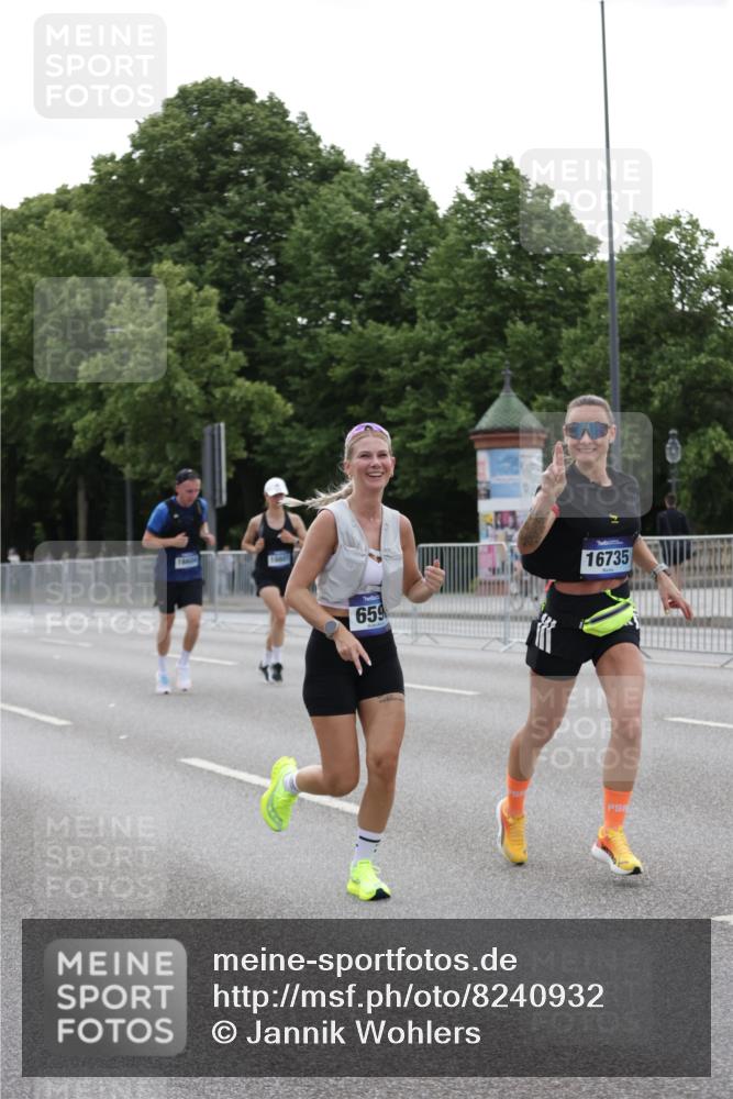 29.06.2025 - hella hamburg halbmarathon Jannik Wohlers http://msf.ph/oto/8240932 29.06.2025 10:29:43 Lombardsbrücke 1097, 1547, 3443, 3573, 3613, 5063, 5322, 6598, 6616, 6626, 8792, 8941, 10162, 12504, 12537, 12710, 14304, 16182, 16601, 16604, 16735, 16769, 17529, 18046, 18503, 18671 meine-sportfotos.de