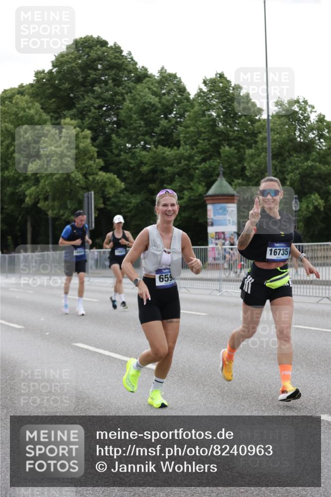 29.06.2025 - hella hamburg halbmarathon Jannik Wohlers http://msf.ph/oto/8240963 29.06.2025 10:29:43 Lombardsbrücke 1097, 1547, 3443, 3573, 3613, 5063, 5322, 6598, 6616, 6626, 8792, 8941, 10162, 12504, 12537, 12710, 14304, 16182, 16601, 16604, 16735, 16769, 17529, 18046, 18503, 18671 meine-sportfotos.de