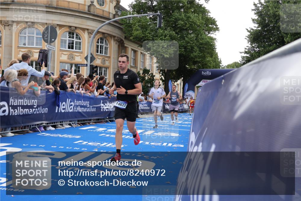 29.06.2025 - hella hamburg halbmarathon Strokosch-Dieckow http://msf.ph/oto/8240972 29.06.2025 10:36:44 Ziel 1571, 3809, 4865, 5092, 5961, 6529, 7310, 13141, 13343, 14622, 15621, 15939, 18038, 18733 meine-sportfotos.de