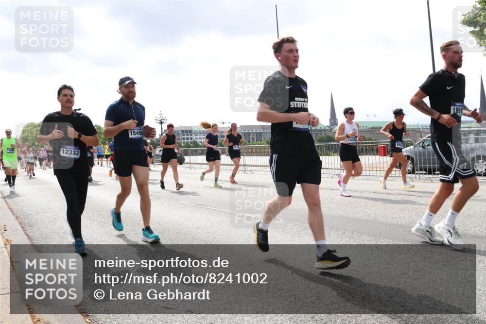 29.06.2025 - hella hamburg halbmarathon Lena Gebhardt http://msf.ph/oto/8241002 29.06.2025 10:45:20 Lombardsbrücke 1024, 1060, 1085, 1273, 1629, 1685, 1713, 1798, 1924, 2007, 2008, 2216, 2217, 2657, 2664, 2779, 2973, 3160, 3164, 3357, 3377, 3570, 3879, 3993, 4099, 4102, 4186, 4224, 4275, 4306, 4337, 4504, 4820, 4851, 5099, 5108, 5190, 5339, 5636, 5949, 6150, 6509, 6763, 6788, 6841, 6888, 6911, 6922, 6980, 7283, 7530, 7541, 7699, 7859, 7912, 8594, 8605, 8745, 8762, 8907, 9036, 9620, 10030, 10182, 10225, 10562, 10566, 10668, 10707, 11314, 12198, 12332, 12334, 12394, 13039, 13261 meine-sportfotos.de
