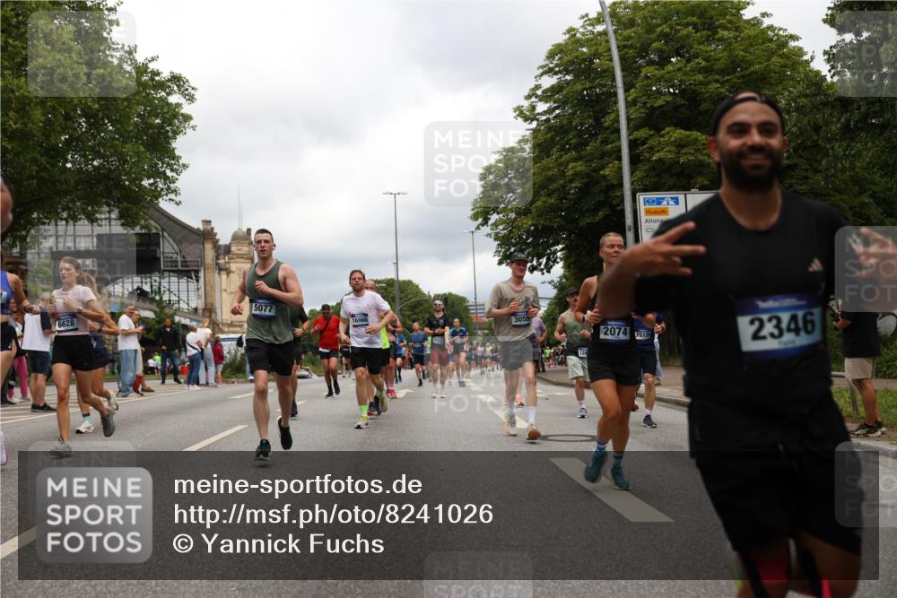 29.06.2025 - hella hamburg halbmarathon Yannick Fuchs http://msf.ph/oto/8241026 29.06.2025 10:47:24 20KM 1061, 1151, 1499, 1706, 1727, 1783, 2074, 2082, 2099, 2346, 2910, 3059, 3208, 3209, 3334, 4065, 4635, 4770, 5077, 5866, 6198, 6481, 6628, 6629, 6762, 6877, 6942, 7177, 7509, 7864, 7918, 8390, 8447, 9142, 9537, 10549, 10724, 10891, 10895, 11992, 12379, 12413, 12490, 12875, 12909, 12910, 13032, 13289, 13997, 14323, 15061, 15126, 15179, 15430, 15497, 15502, 16477, 16538, 16986, 18134, 18487, 18590, 18720, 19244 meine-sportfotos.de
