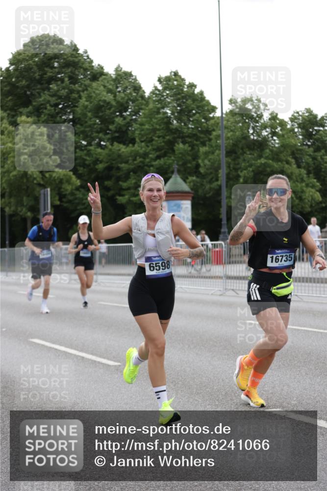 29.06.2025 - hella hamburg halbmarathon Jannik Wohlers http://msf.ph/oto/8241066 29.06.2025 10:29:43 Lombardsbrücke 1097, 1547, 3443, 3573, 3613, 5063, 5322, 6598, 6616, 6626, 8792, 8941, 10162, 12504, 12537, 12710, 14304, 16182, 16601, 16604, 16735, 16769, 17529, 18046, 18503, 18671 meine-sportfotos.de
