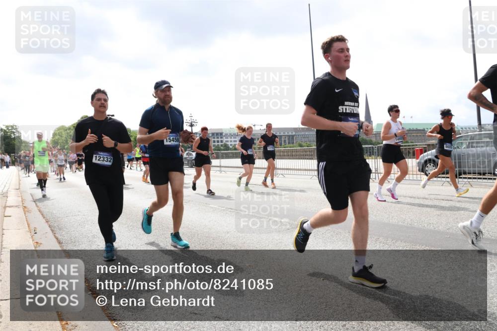 29.06.2025 - hella hamburg halbmarathon Lena Gebhardt http://msf.ph/oto/8241085 29.06.2025 10:45:20 Lombardsbrücke 1024, 1060, 1085, 1273, 1629, 1685, 1713, 1798, 1924, 2007, 2008, 2216, 2217, 2657, 2664, 2779, 2973, 3160, 3164, 3357, 3377, 3570, 3879, 3993, 4099, 4102, 4186, 4224, 4275, 4306, 4337, 4504, 4820, 4851, 5099, 5108, 5190, 5339, 5636, 5949, 6150, 6509, 6763, 6788, 6841, 6888, 6911, 6922, 6980, 7283, 7530, 7541, 7699, 7859, 7912, 8594, 8605, 8745, 8762, 8907, 9036, 9620, 10030, 10182, 10225, 10562, 10566, 10668, 10707, 11314, 12198, 12332, 12334, 12394, 13039, 13261 meine-sportfotos.de
